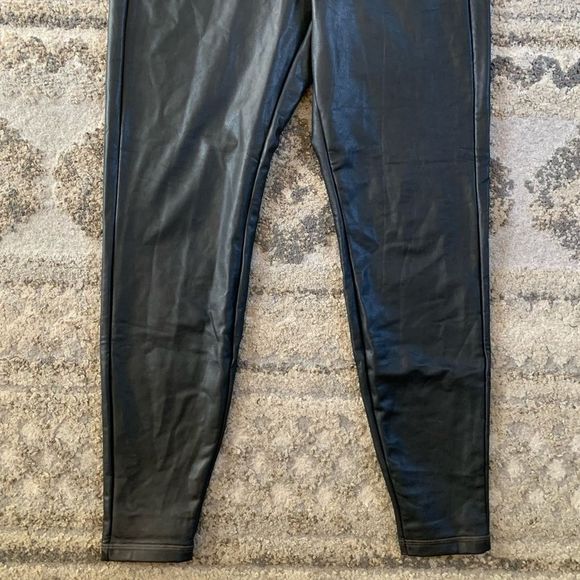 Athleta Black Over All Gleam Tights Medium - Picture 5 of 8